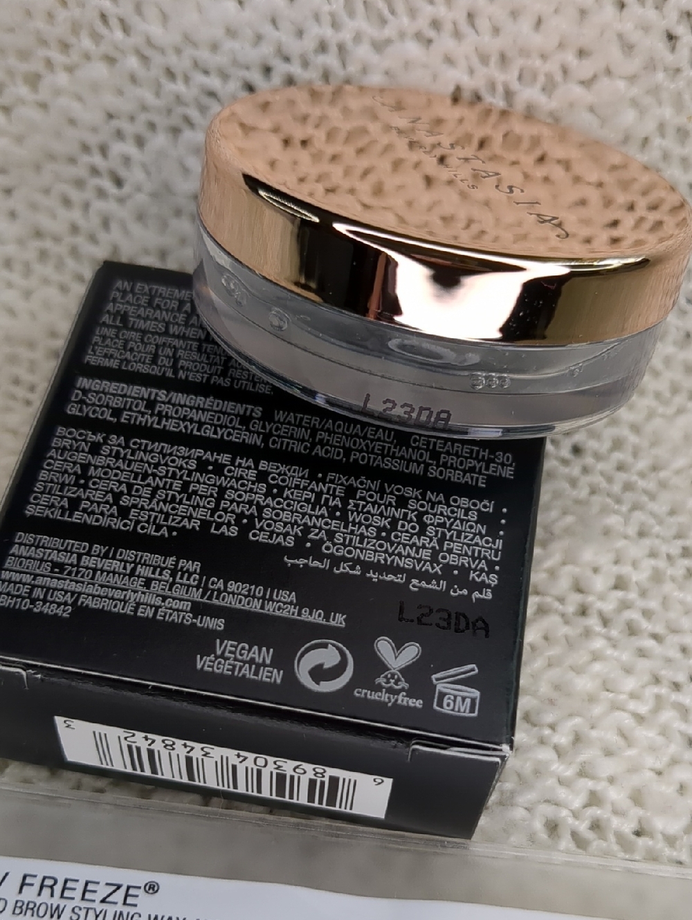 Anastasia Beverly Hills Clear Freeze Brow Wax/Applicator Duo - Picture 3 of 11